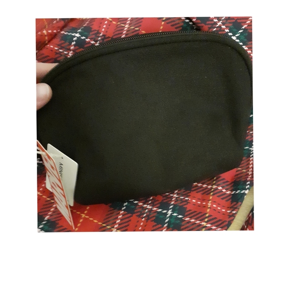 😘Host Pick😍😍NWT MARVEL Cosmetics Bag - Picture 3 of 7